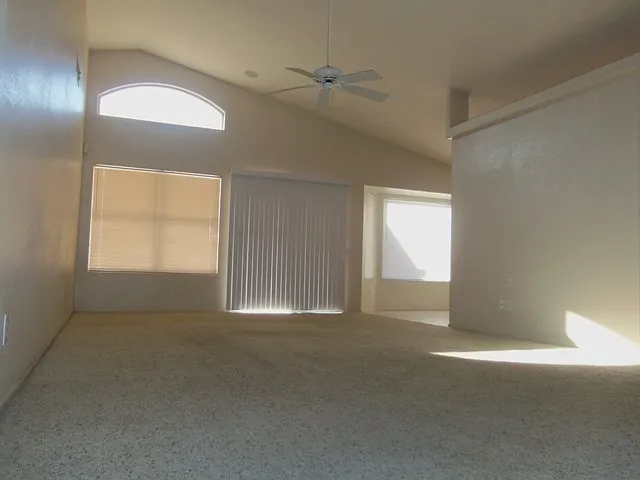 3 bed, 1399 sqft, $1,995 — Photo 3