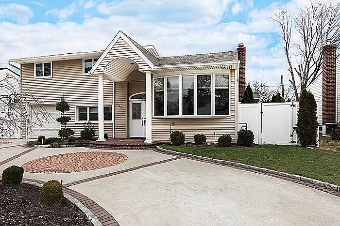1st image of 240 Nancy Dr