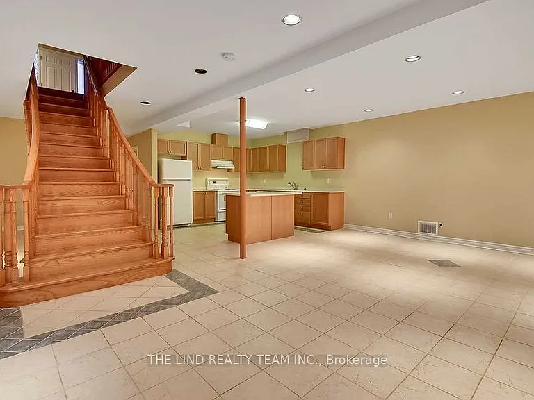 238 Deerglen Ter — Photo 13