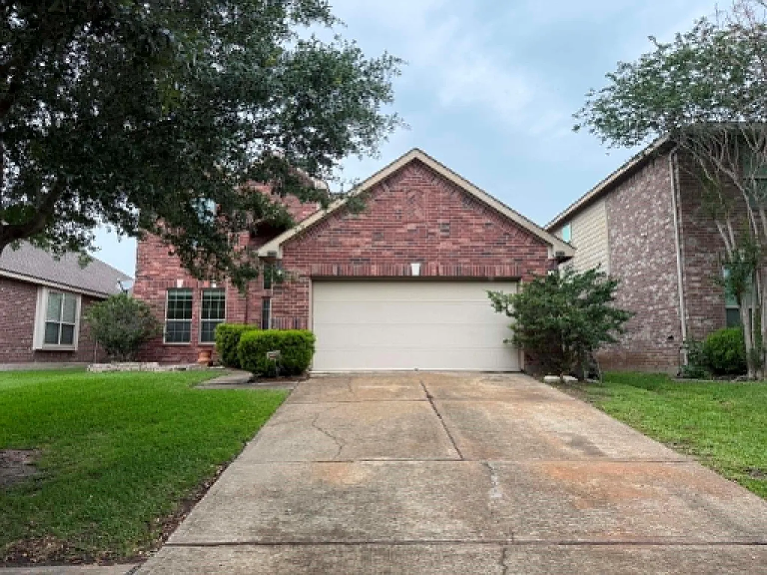 4 bed, 3.5 bath, 2656 sqft, $2,300 — Photo 4