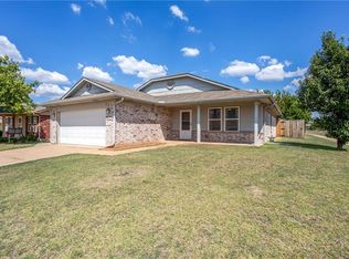 2700 Flame Lily Rd, Norman, OK 73069