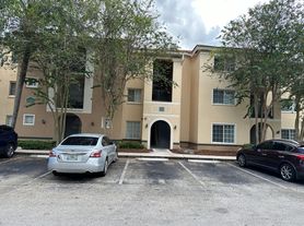 2520 Centergate Dr