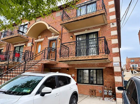 935 East 215th Street image 1 of 6
