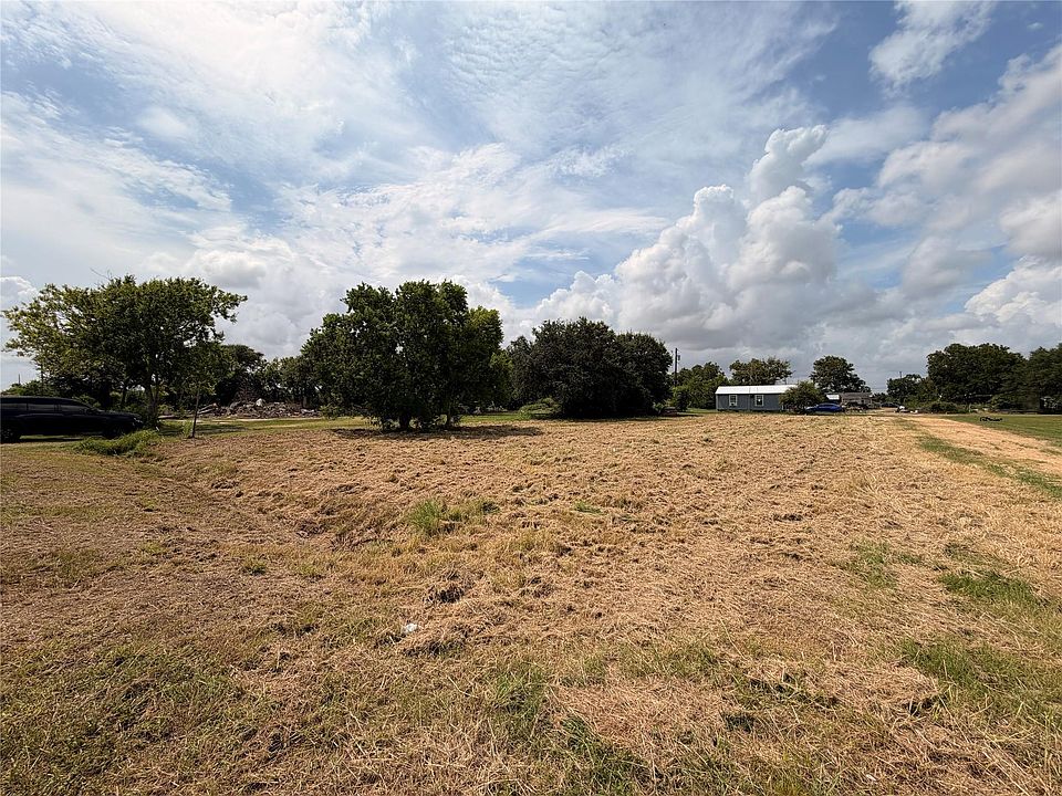2nd image of 1674 Newson Blvd