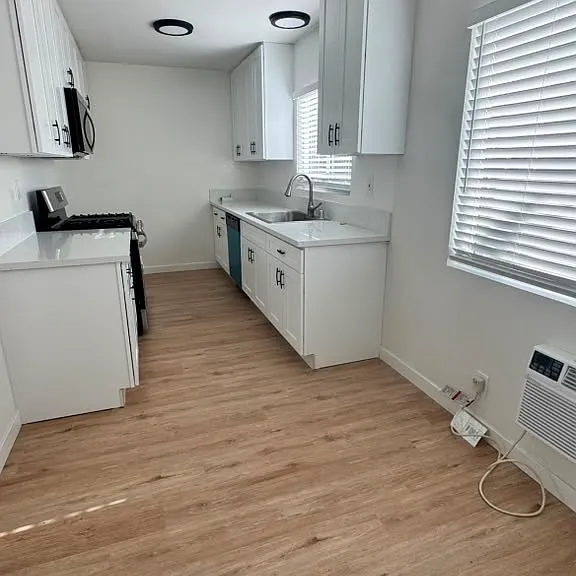 15470 Moorpark St #14 — Photo 8