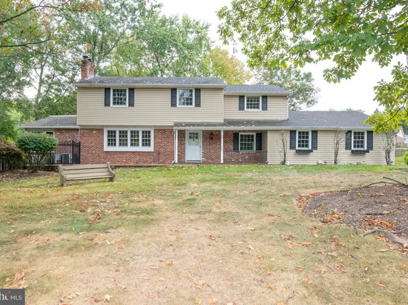 31 E Rambler Dr, Holland, PA 18966