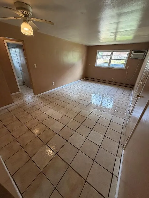 3055 Hadley Ave — Photo 2