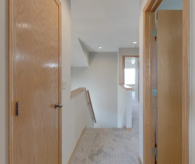 519 N Bristol Ct — Photo 9