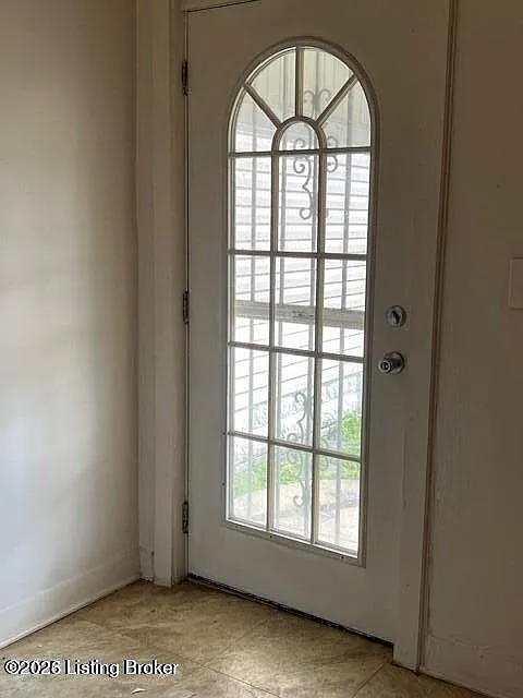 1 bed, 1.0 bath, 650 sqft, $830 — Photo 2
