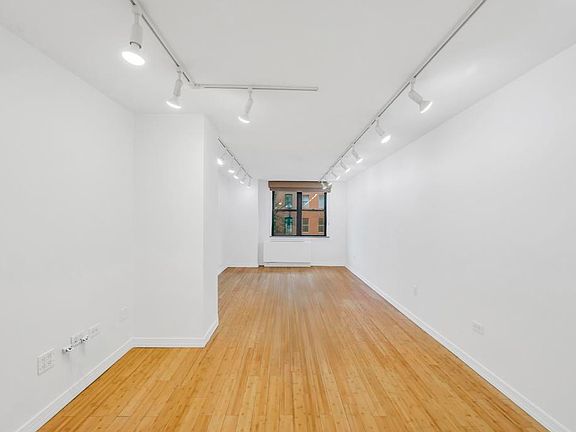 5th image of 222 W 14th St APT 3L