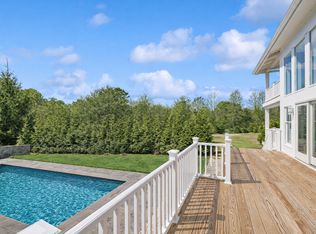 3 Upland Dr, Southampton, NY 11968