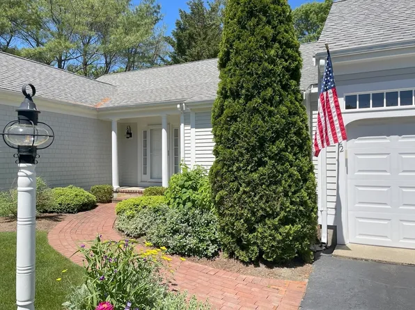 122 Falling Leaf Ln, Barnstable, MA 02630