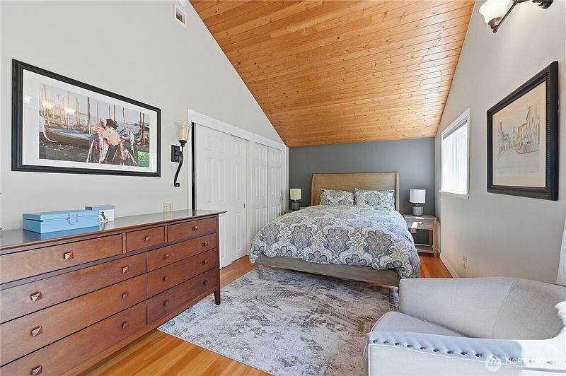 4th image of 18002 25th Avenue NE