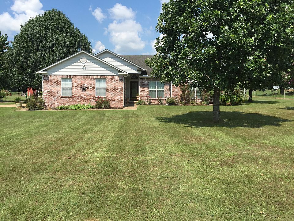 2nd image of 246 Tippitt Rd
