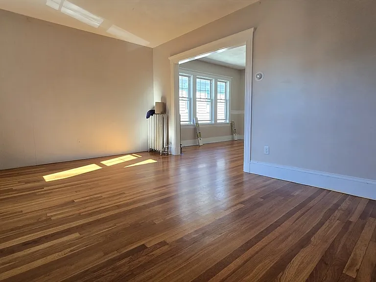 158 W Adams St #1 — Photo 6