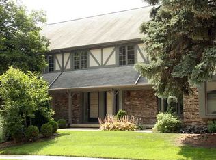 1336 Lakeside Dr, East Lansing, MI 48823
