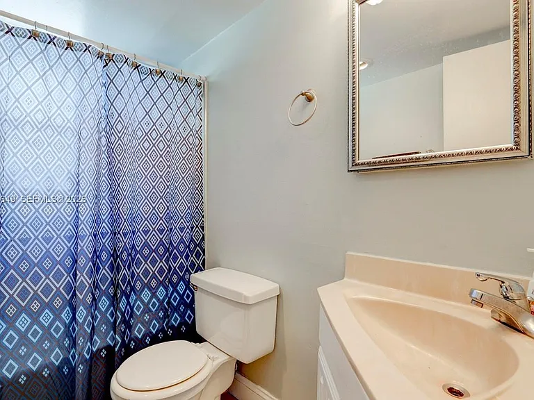610 SE 2nd Ave #L8 — Photo 9