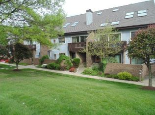 2906 Leona Ln, Coraopolis, PA 15108