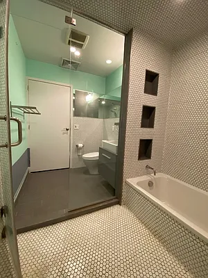 Rented by R New York | media 16