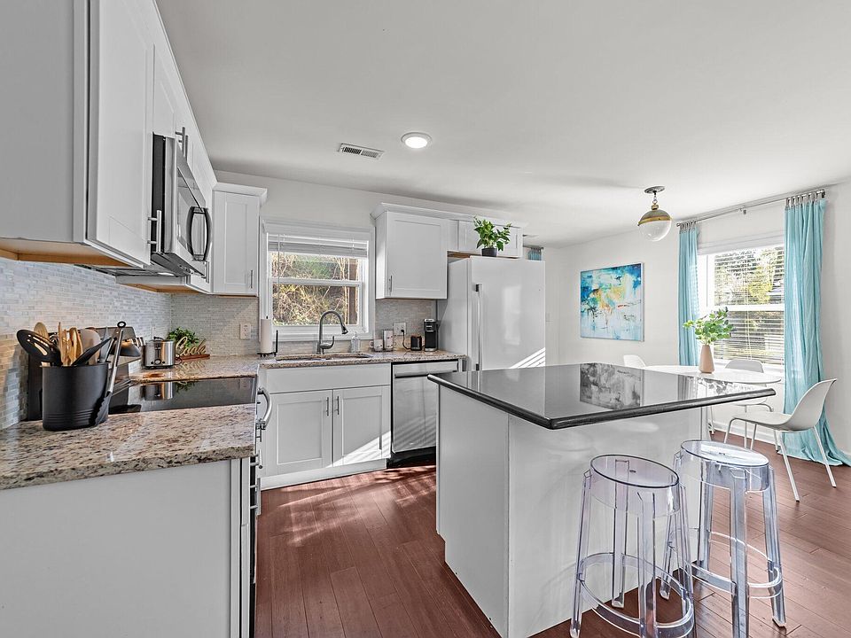 1st image of 449 Parnell Dr