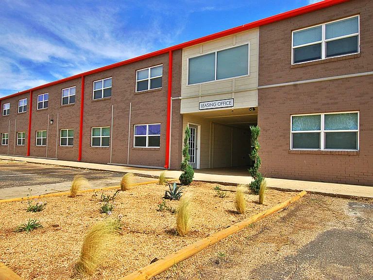 Welcome to Coronado Crossing Modern Comfort in Central Lubbock — Photo 3