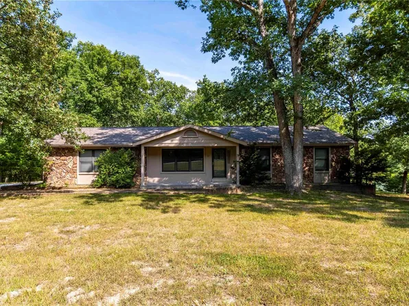 57 Entrance Ct, Foristell, MO 63348