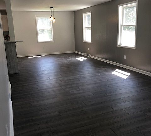 5th image of 241 16th St NE