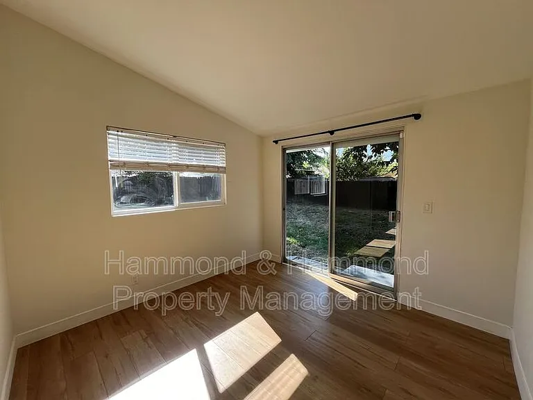 1462 4th St — Photo 10