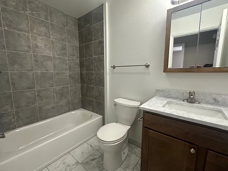 1406 S Boxelder St — Photo 5