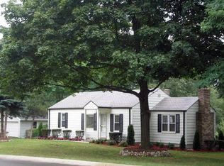 30905 W Eleven Mile Rd, Farmington Hills, MI 48336