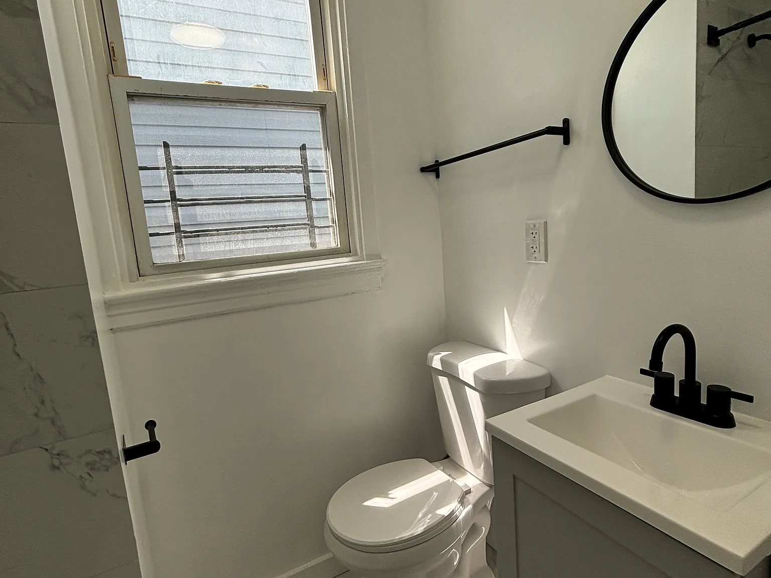 1 bed, 650 sqft, $1,500 — Photo 3