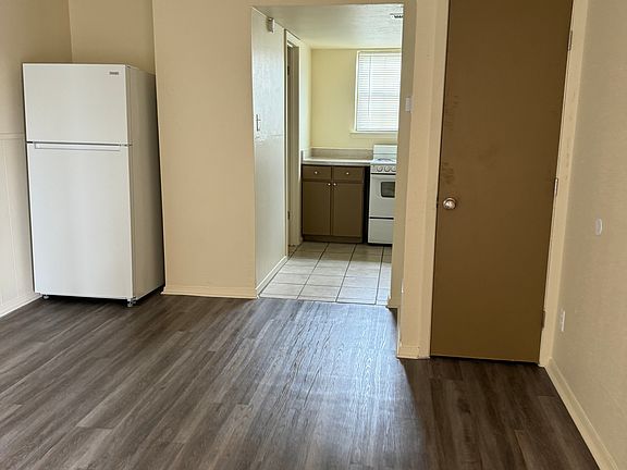 2nd image of 2500 W Hickory St APT 22