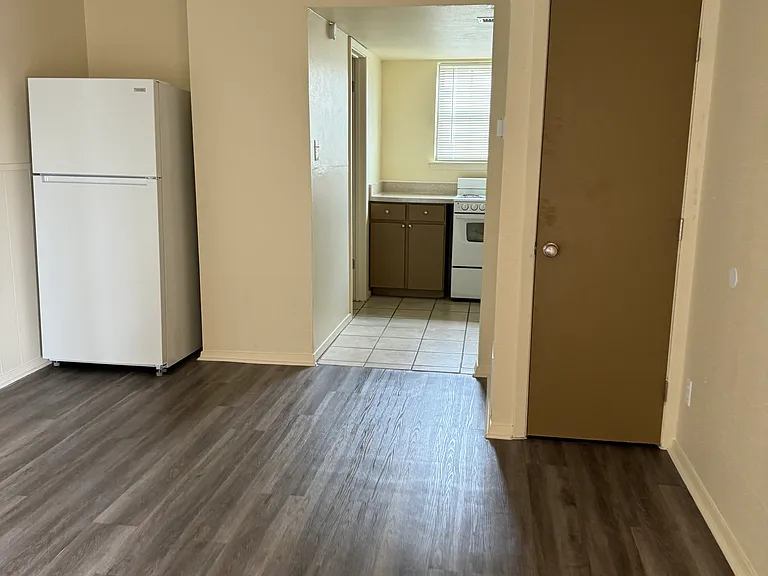 2500 W Hickory St #22 — Photo 2