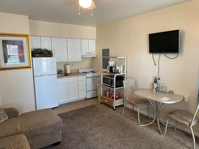9505 Ventnor Ave #1 — Photo 4