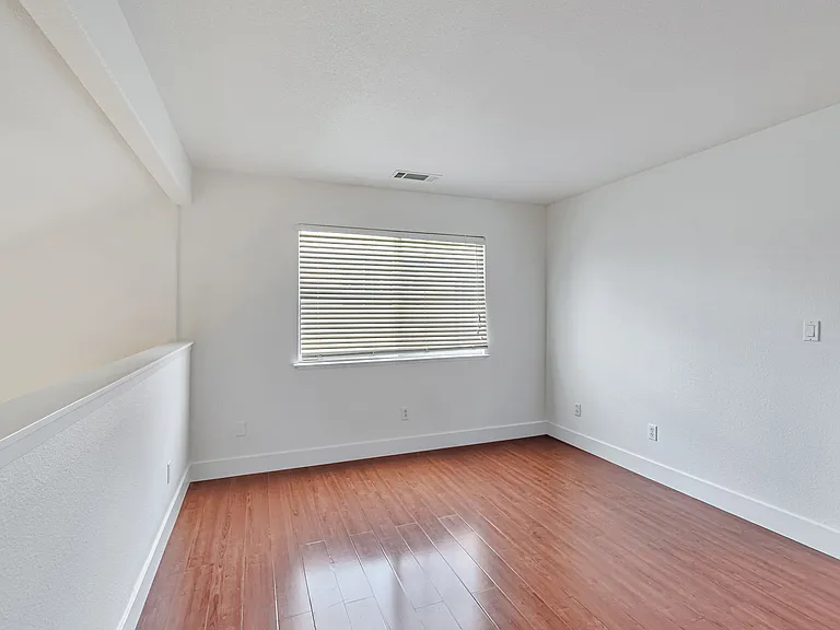 118 Copper Beech Gln — Photo 28