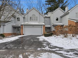 6607 Ridgeview Dr, Clarkston, MI 48346