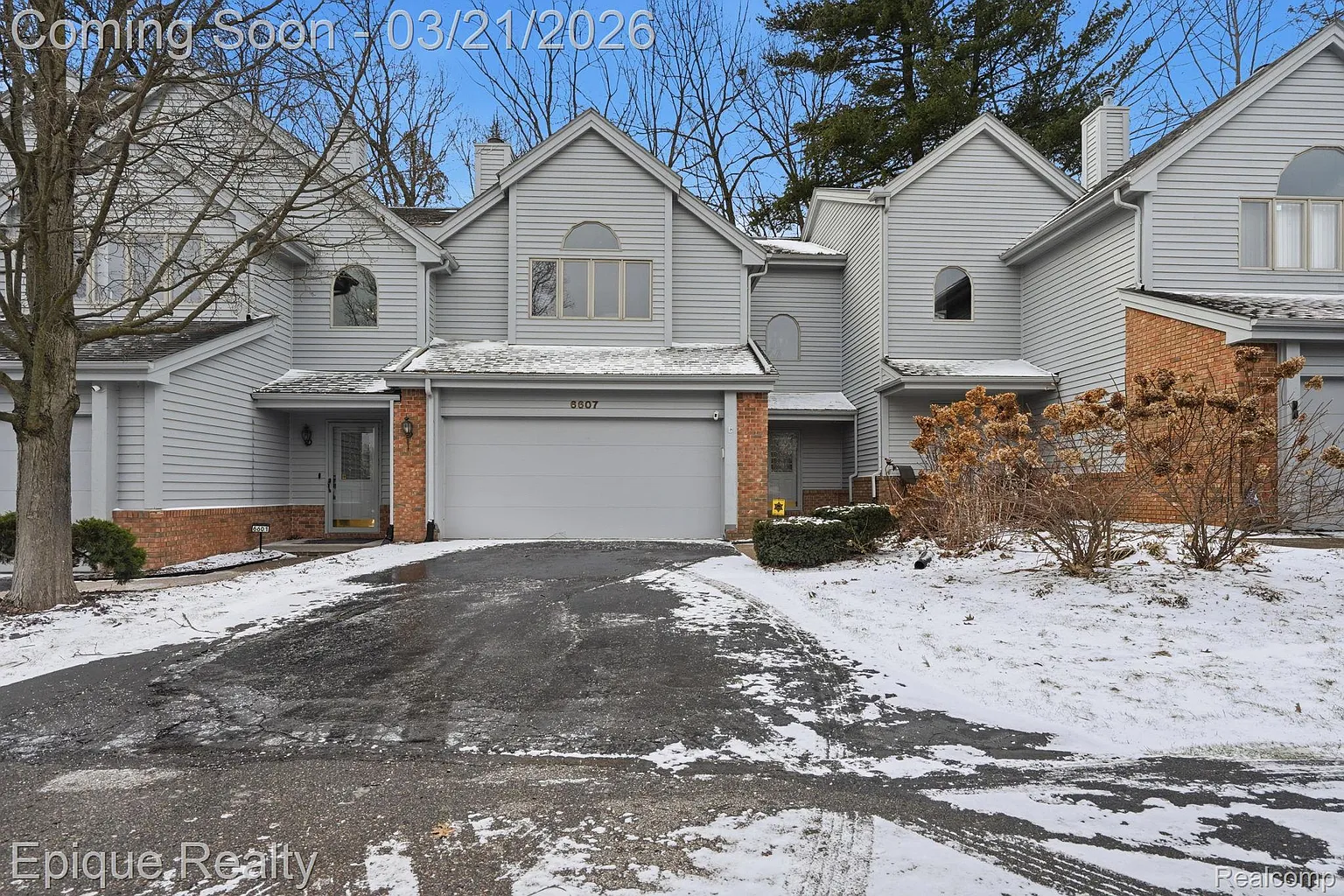 6607 Ridgeview Dr photo 1