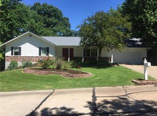 6 Walnut Park Ct, Saint Peters, MO 63376