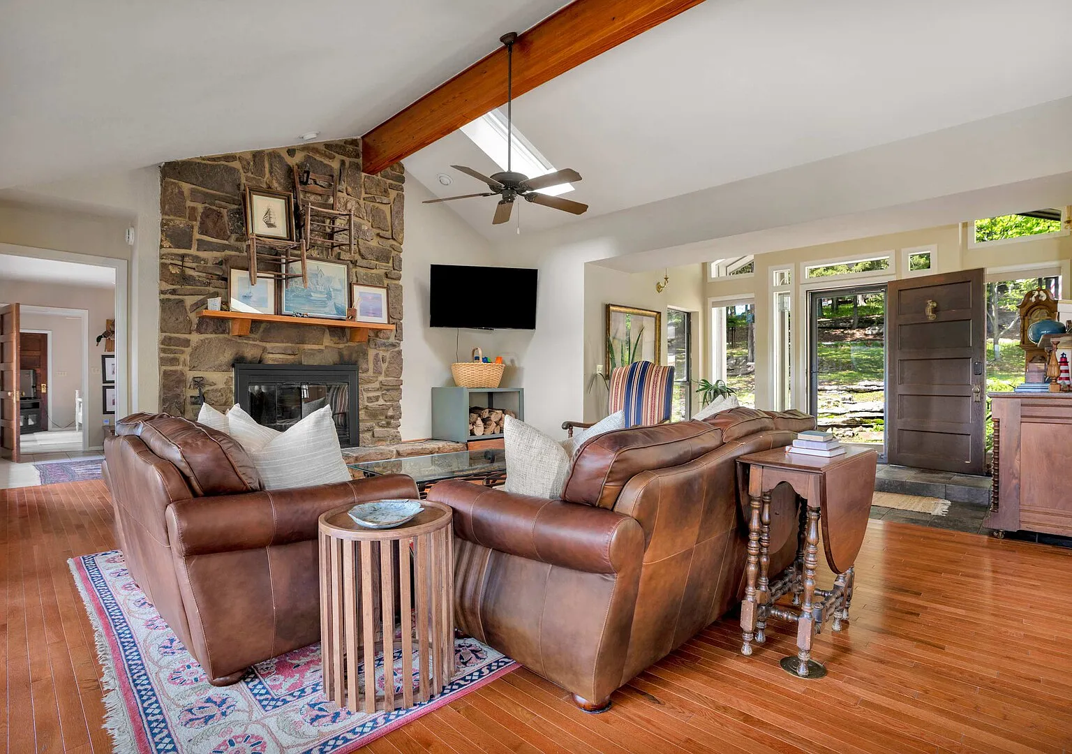 Hickory Haven-Direct Lake Access-Furnished Patio — Photo 2