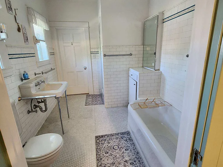 1530 N San Joaquin St — Photo 14