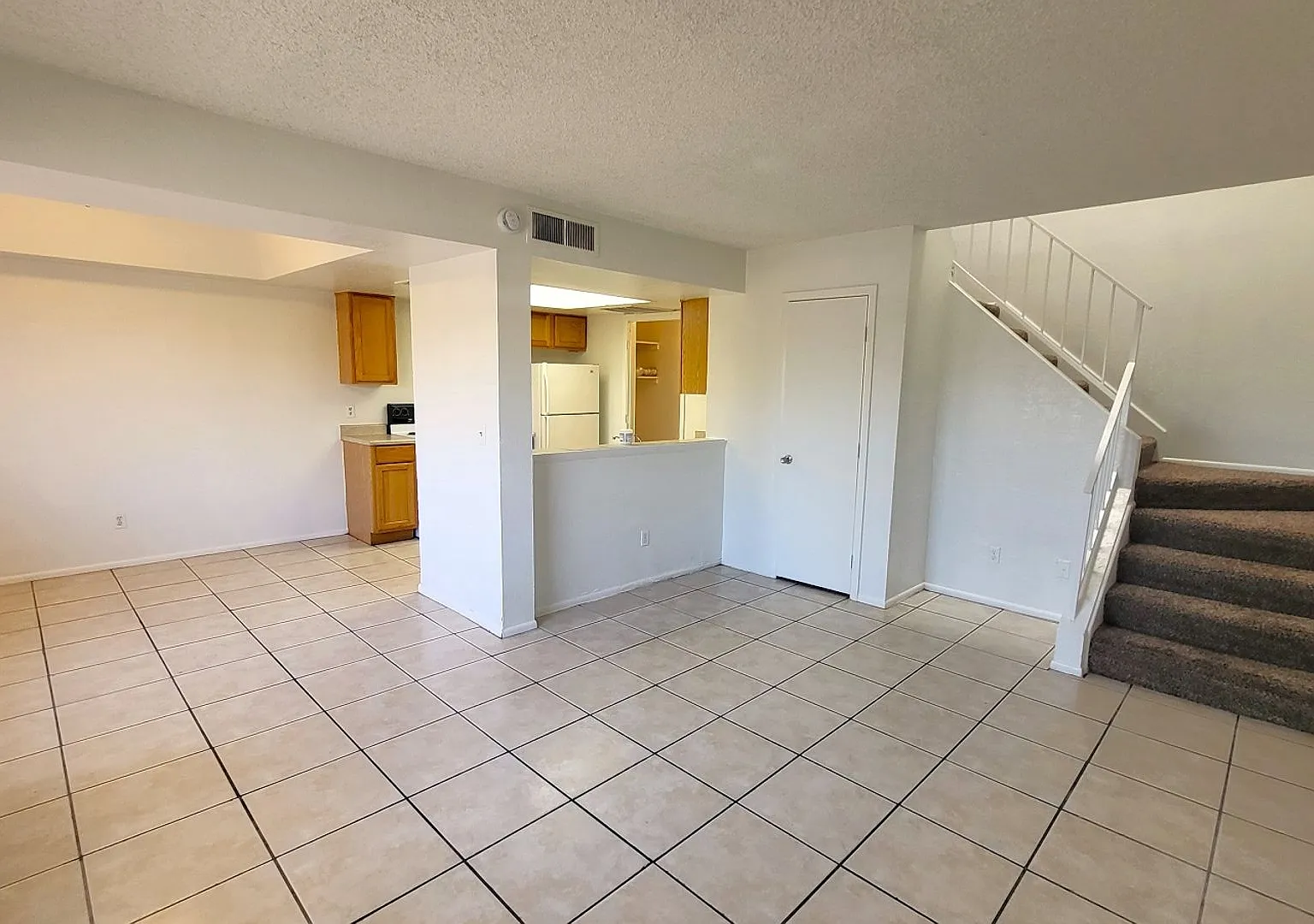 First Month Rent Free Affordable Unit On The Phoenix/Tempe Border! — Photo 2