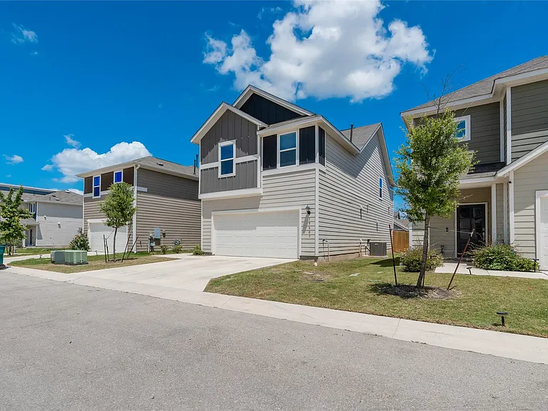 15607 Ellinger Dr — Photo 3