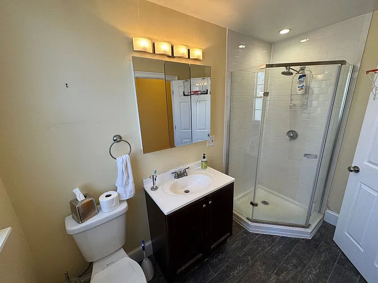 208 Holland St #A — Photo 20