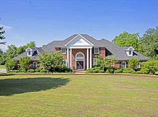 2608 N Miles View Rd, Fayetteville, AR 72701