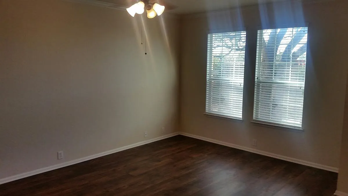 2 bed, 2.5 bath, 1281 sqft, $1,595 — Photo 3