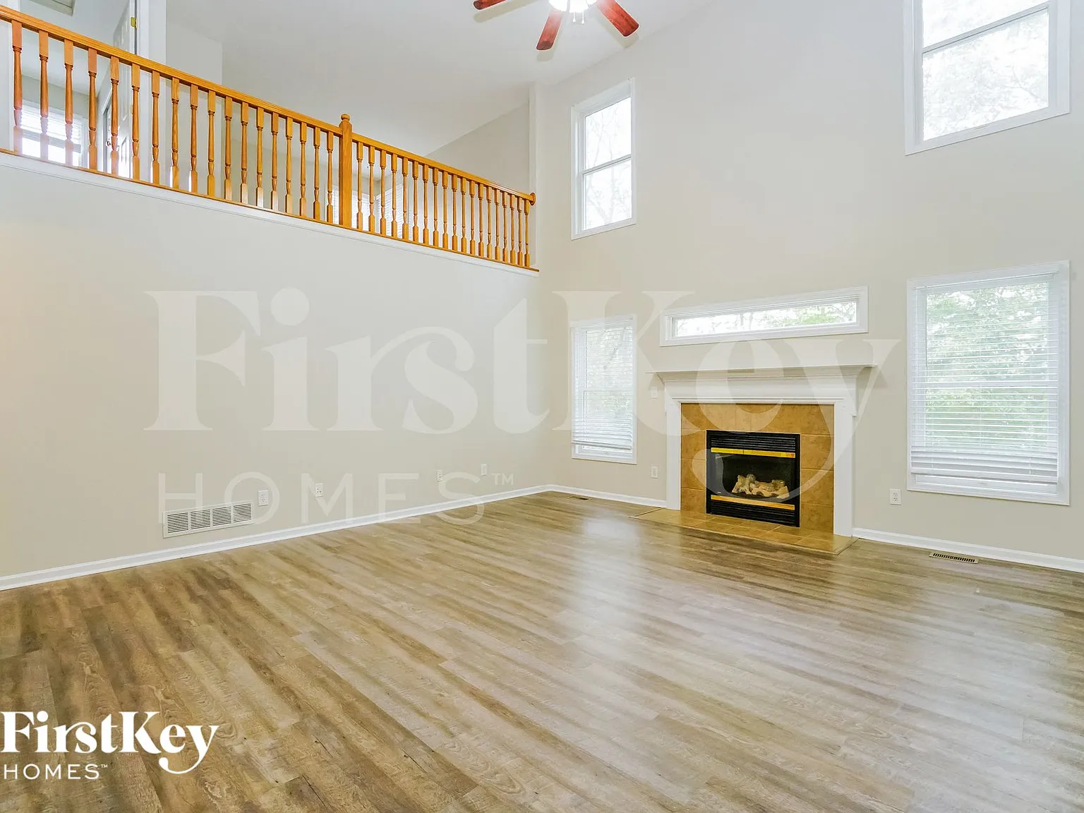3 bed, 2.5 bath, 2380 sqft, $3,000 — Photo 2