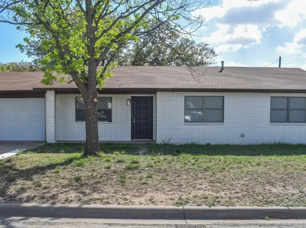 905 S Willow St, Brady, TX 76825