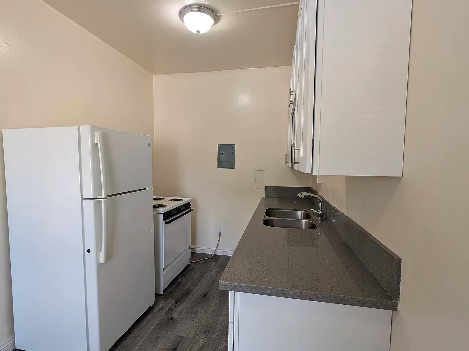 Studio, $1,600 — Photo 4