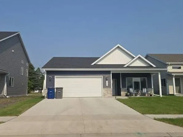 3712 27th St S, Moorhead, MN 56560