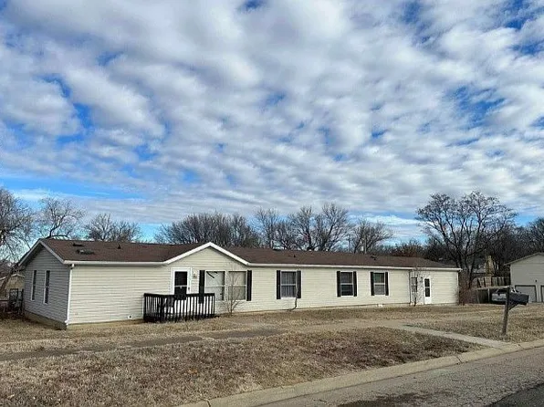 500 SE 26th St, Topeka, KS 66605
